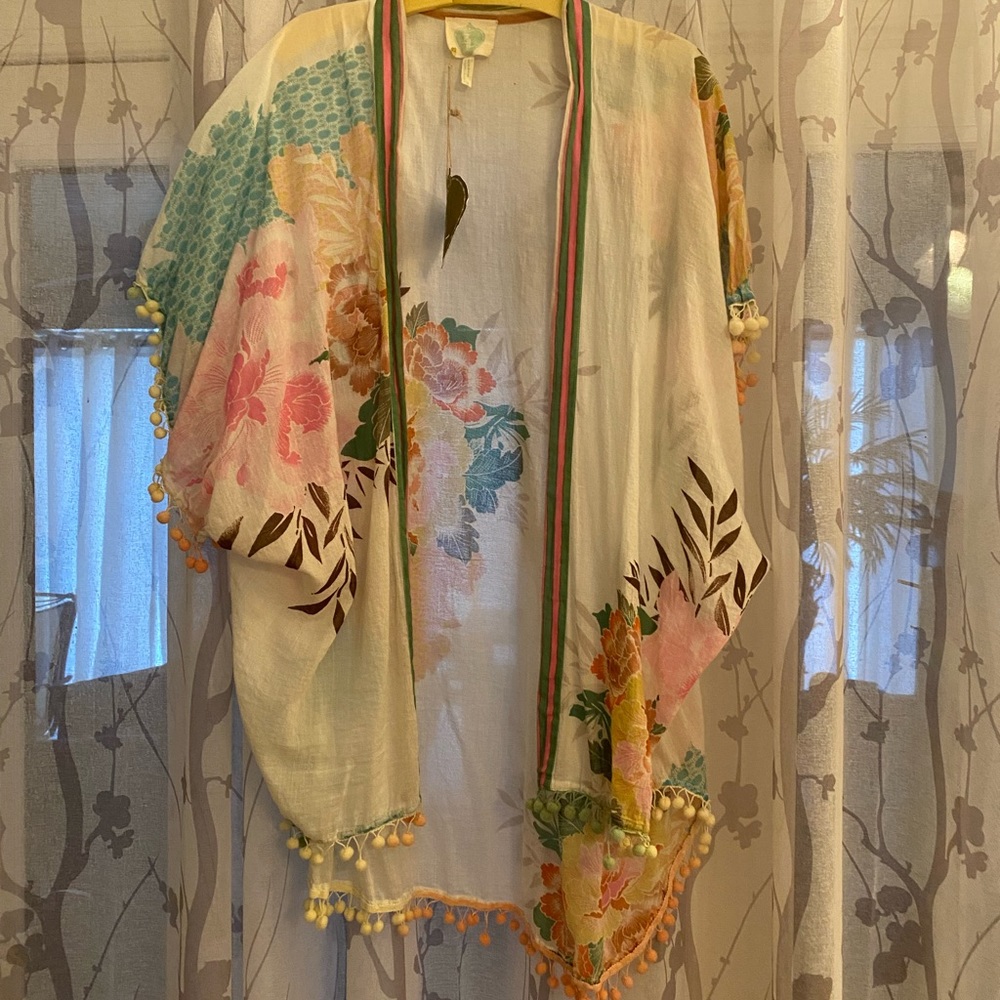 Anthropologie Z&L kimono/coverup with cute detail